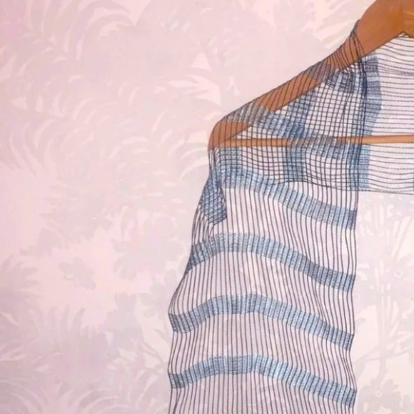 Scarf, Shawl, Wrap - Picture 2 of 6